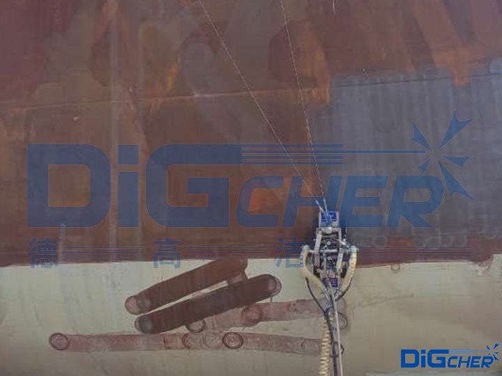 德高潔船舶除銹爬壁機器人